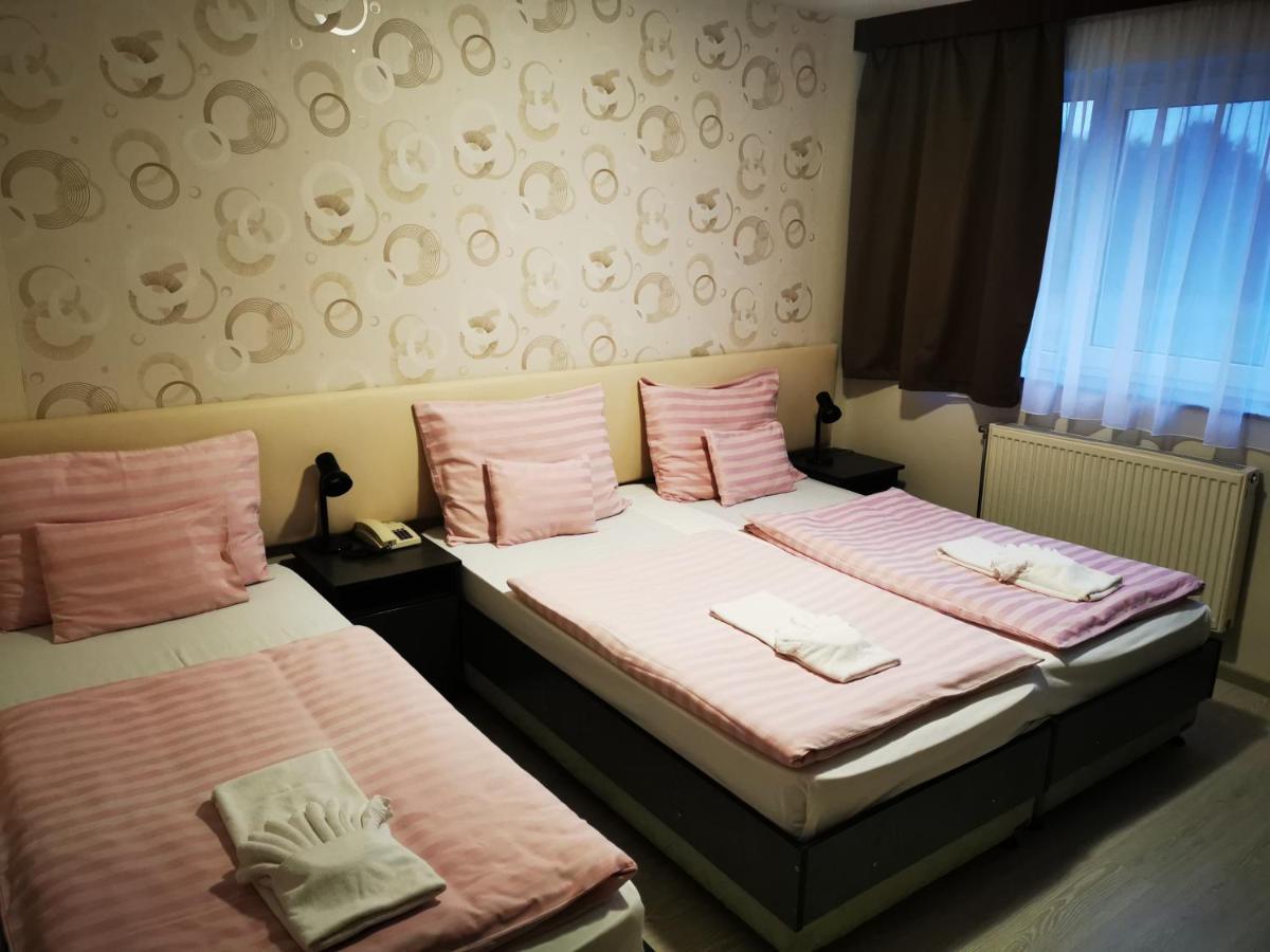 Patyi Etterem Es Hotel Bögöte Εξωτερικό φωτογραφία