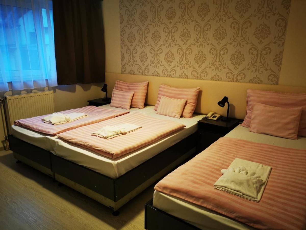 Patyi Etterem Es Hotel Bögöte Εξωτερικό φωτογραφία