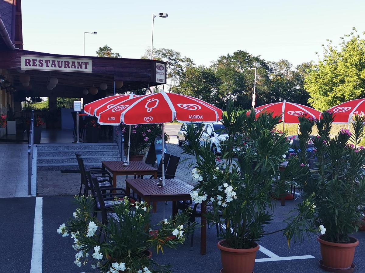 Patyi Etterem Es Hotel Bögöte Εξωτερικό φωτογραφία