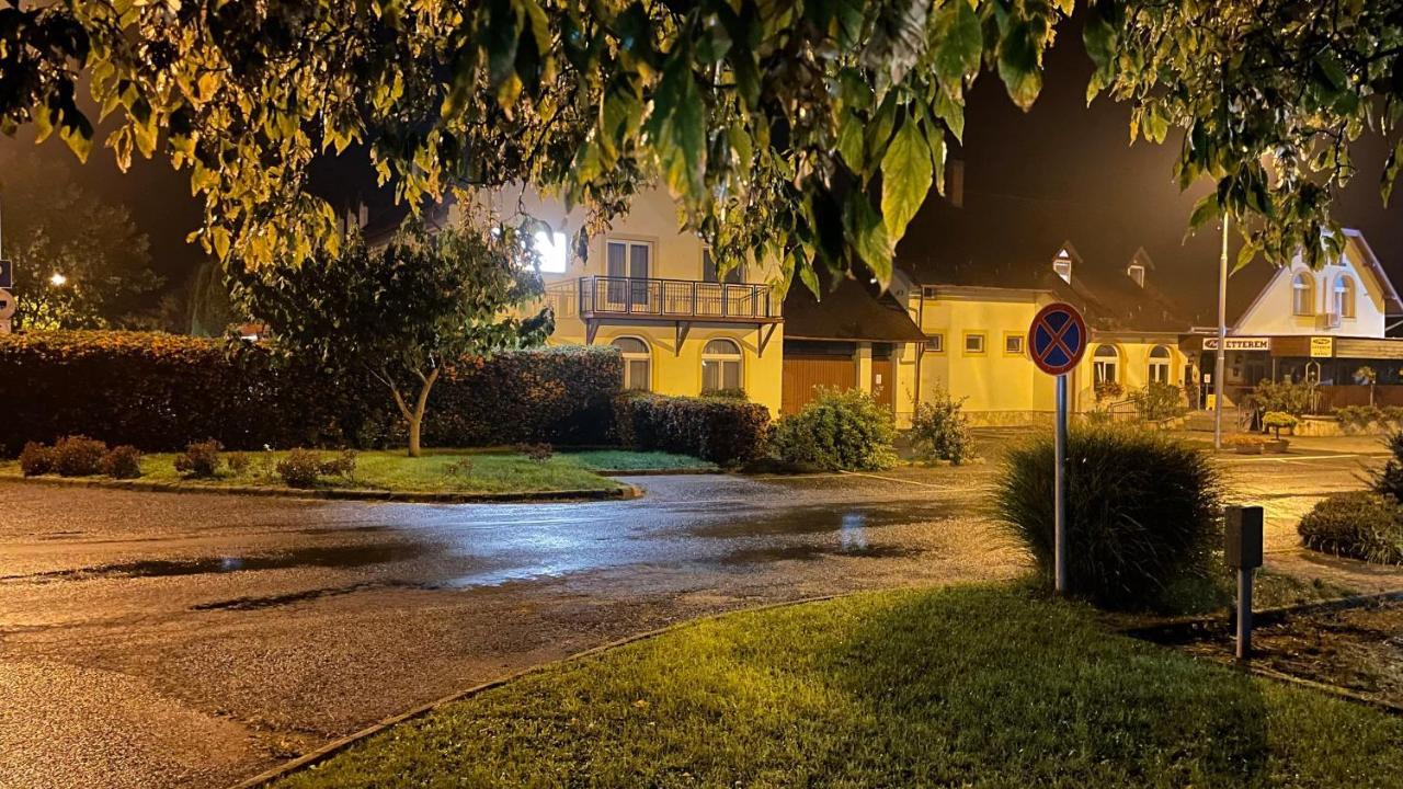 Patyi Etterem Es Hotel Bögöte Εξωτερικό φωτογραφία