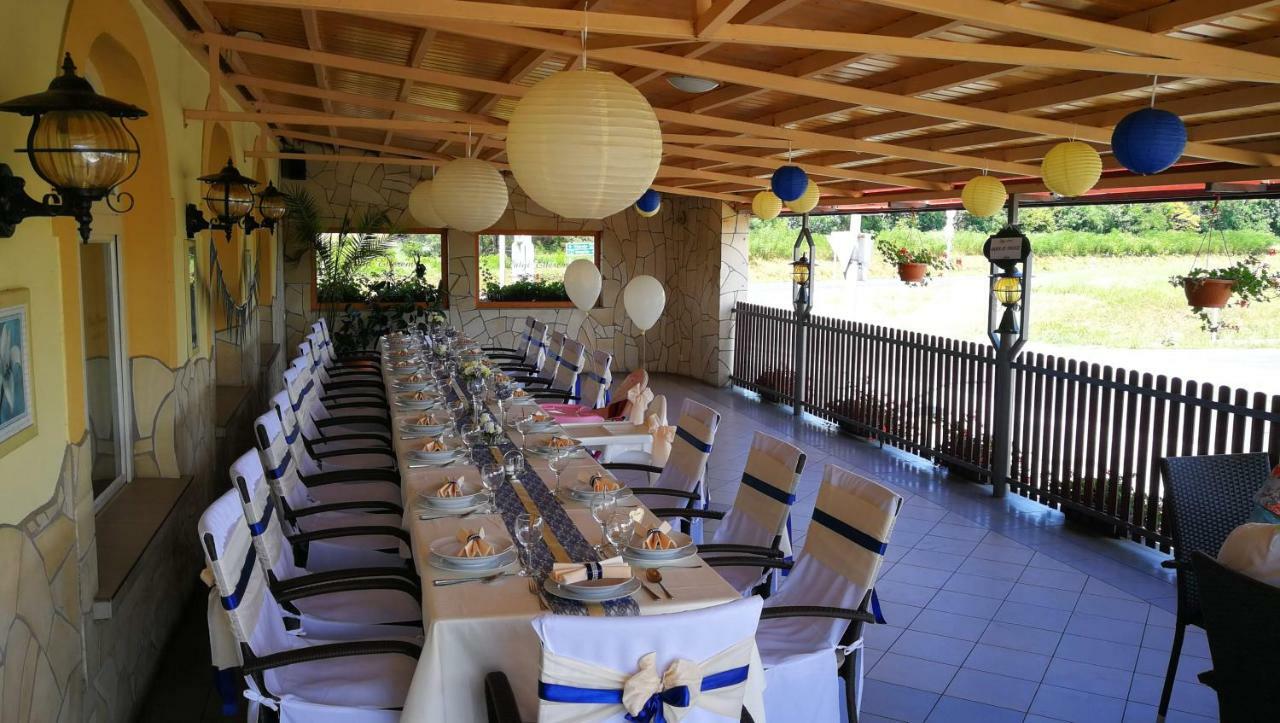 Patyi Etterem Es Hotel Bögöte Εξωτερικό φωτογραφία