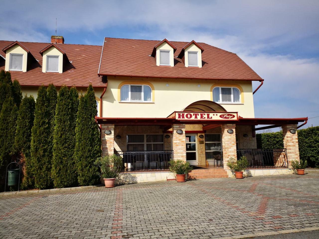 Patyi Etterem Es Hotel Bögöte Εξωτερικό φωτογραφία